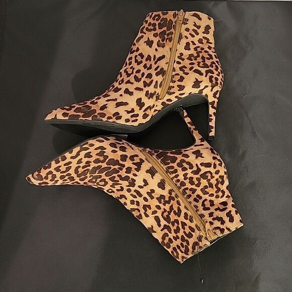 BRAND NEW EXPRESS LEOPARD PRINT SUEDE POINTED TOE WOMEN"S BOOT - Picture 8 of 16